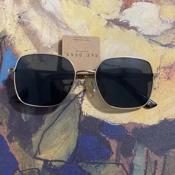 RAE DUNN Sunglasses ?1 HOUR SALE? Amazon.com: Rae Dunn - WADE Premium Sunglasses with SHINE ON  main image 2